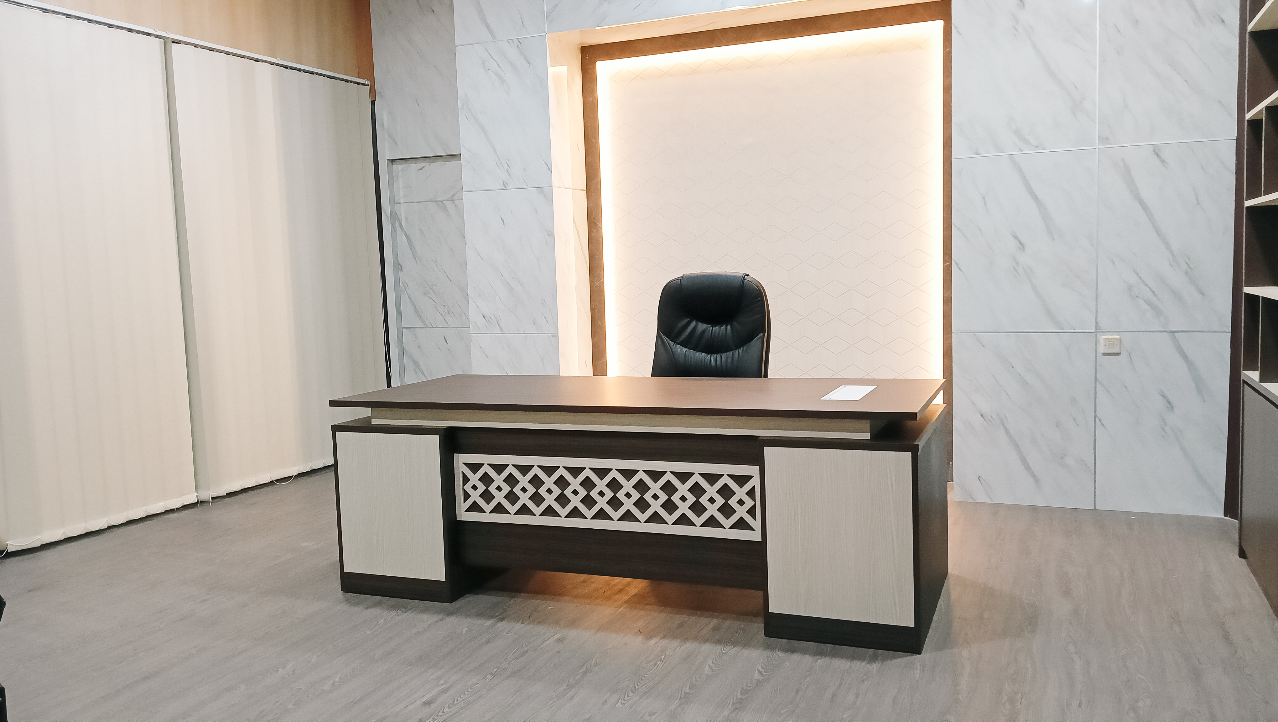 Workstation Staff 1