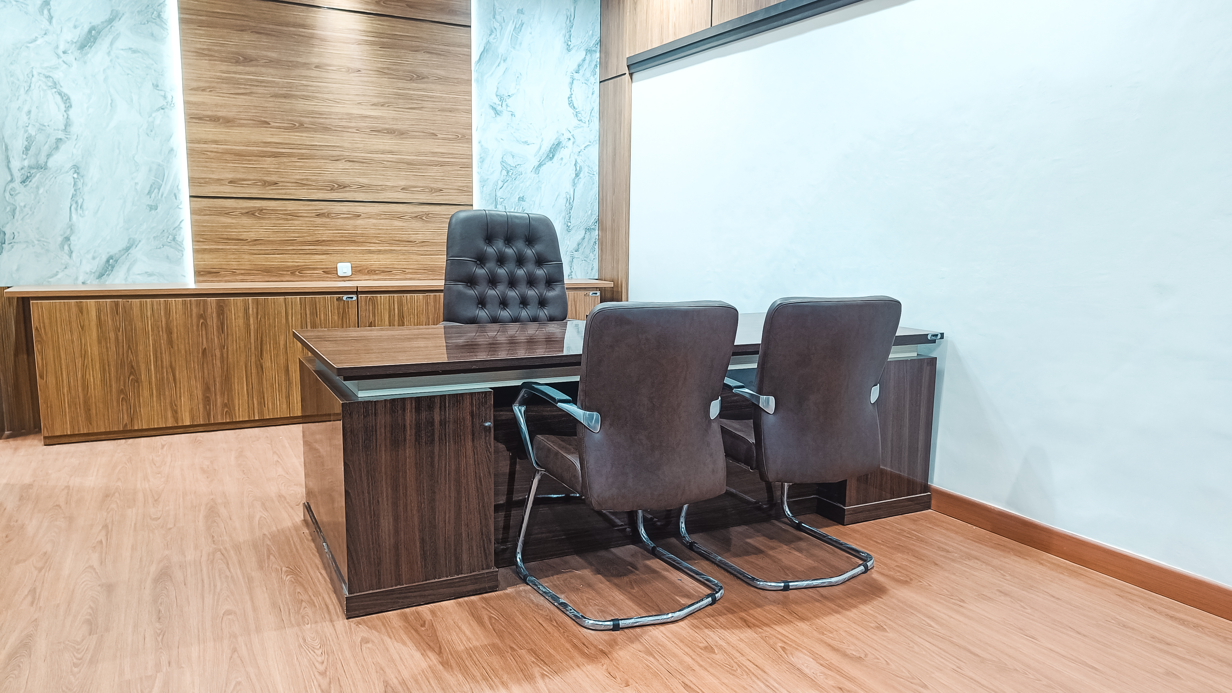Partisi Kantor HPL