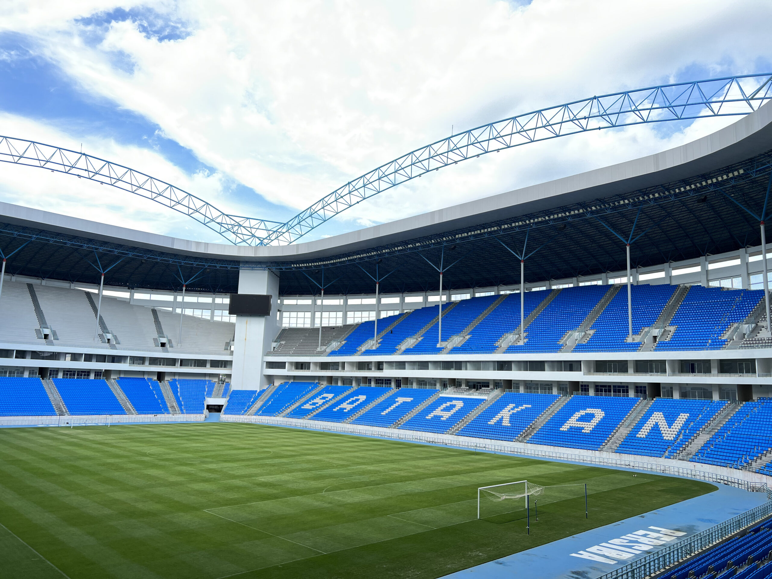Single Seat Stadion Berwarna